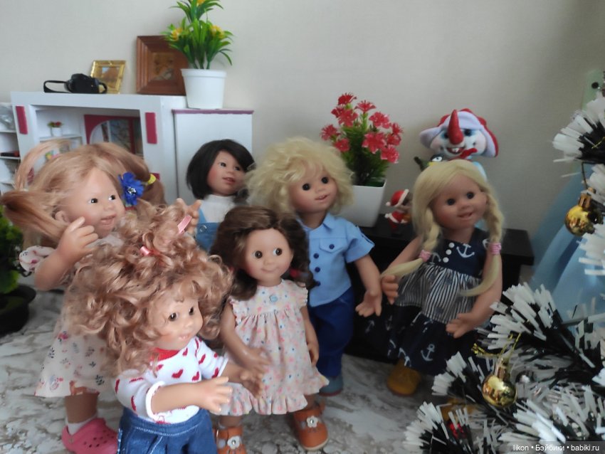 Прибрались, можно и елочку нарядить