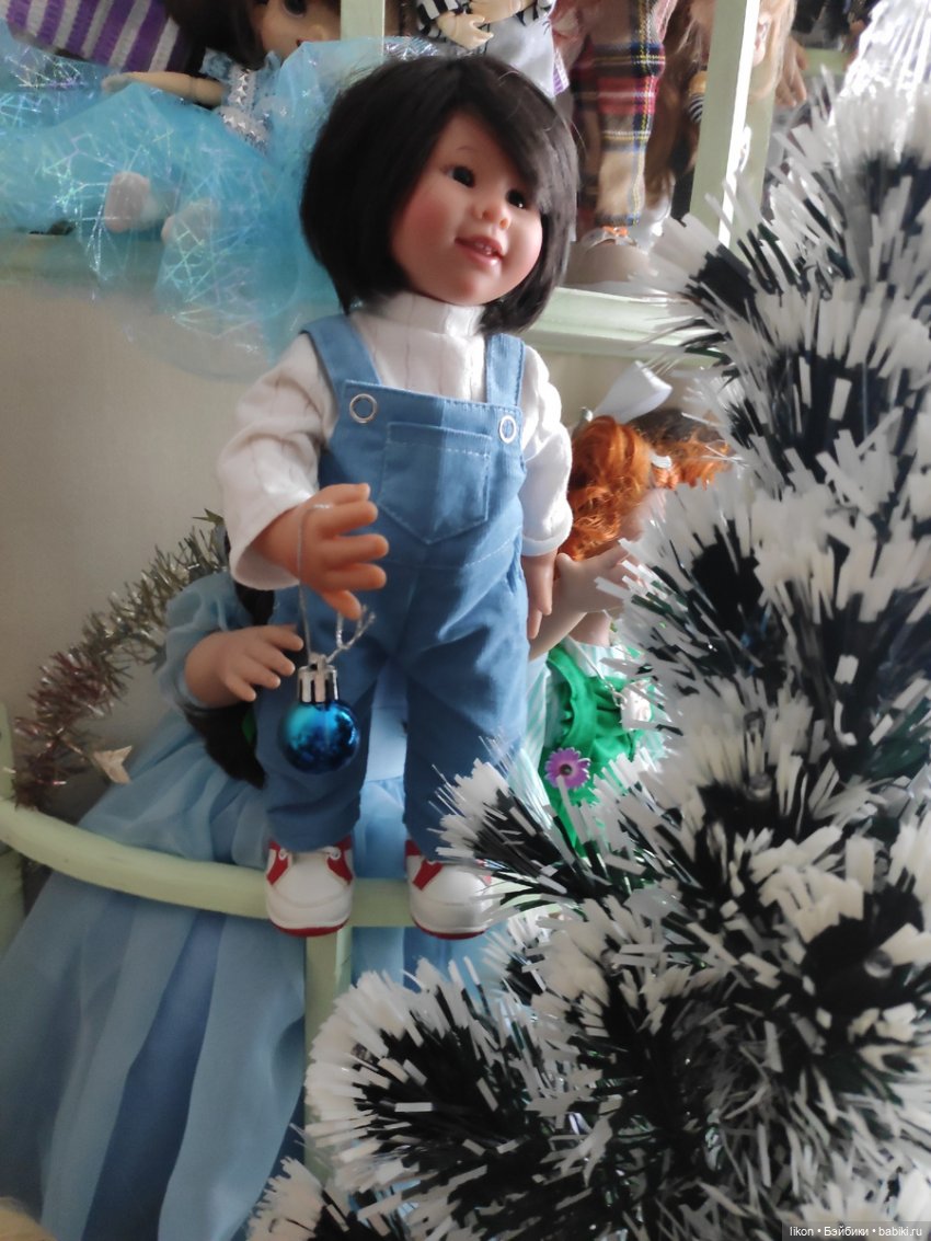 Прибрались, можно и елочку нарядить