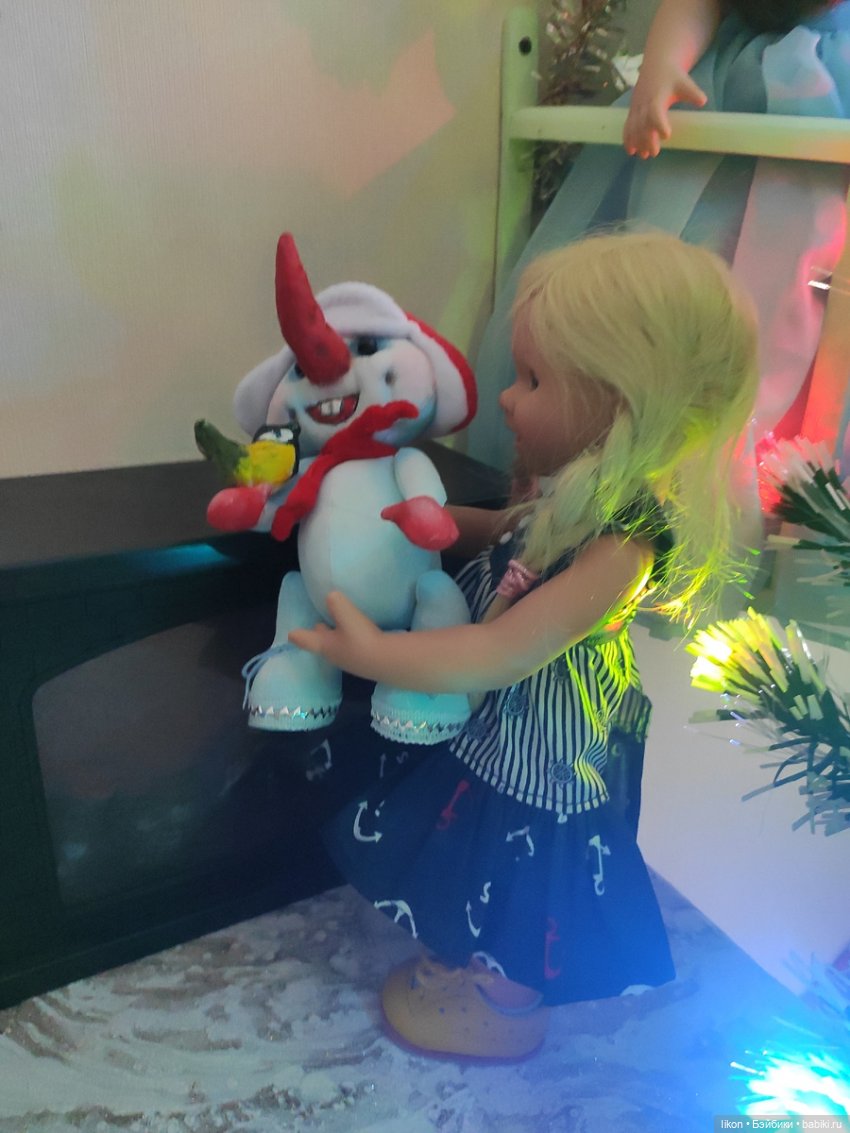 Прибрались, можно и елочку нарядить