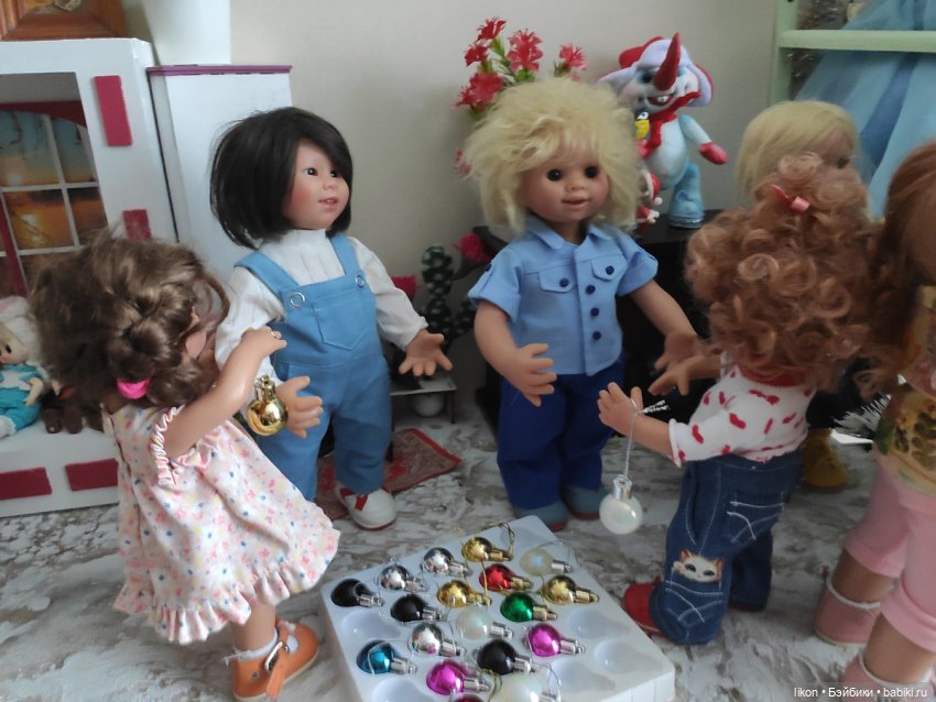 Прибрались, можно и елочку нарядить