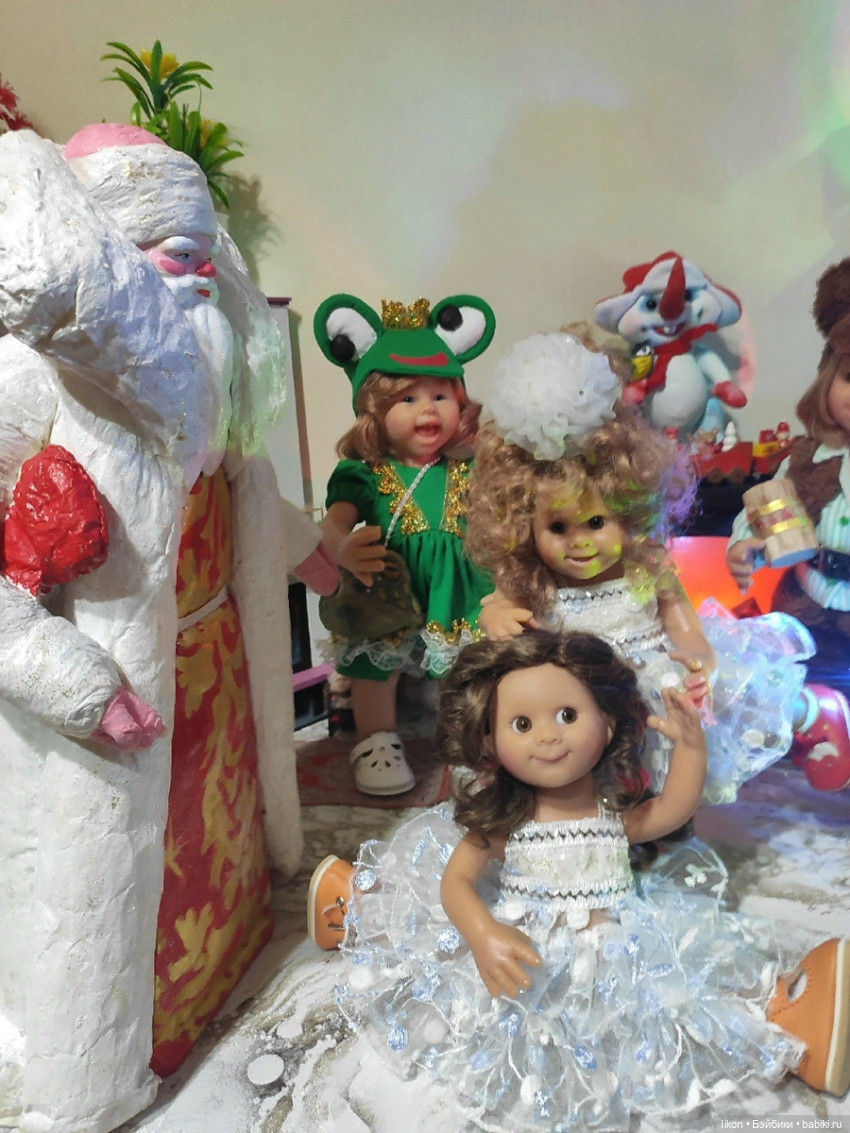 Новый год Еловой веткой снова в сказку манит нас. Скоро-скоро отсчитают стрелки свой волшебный час