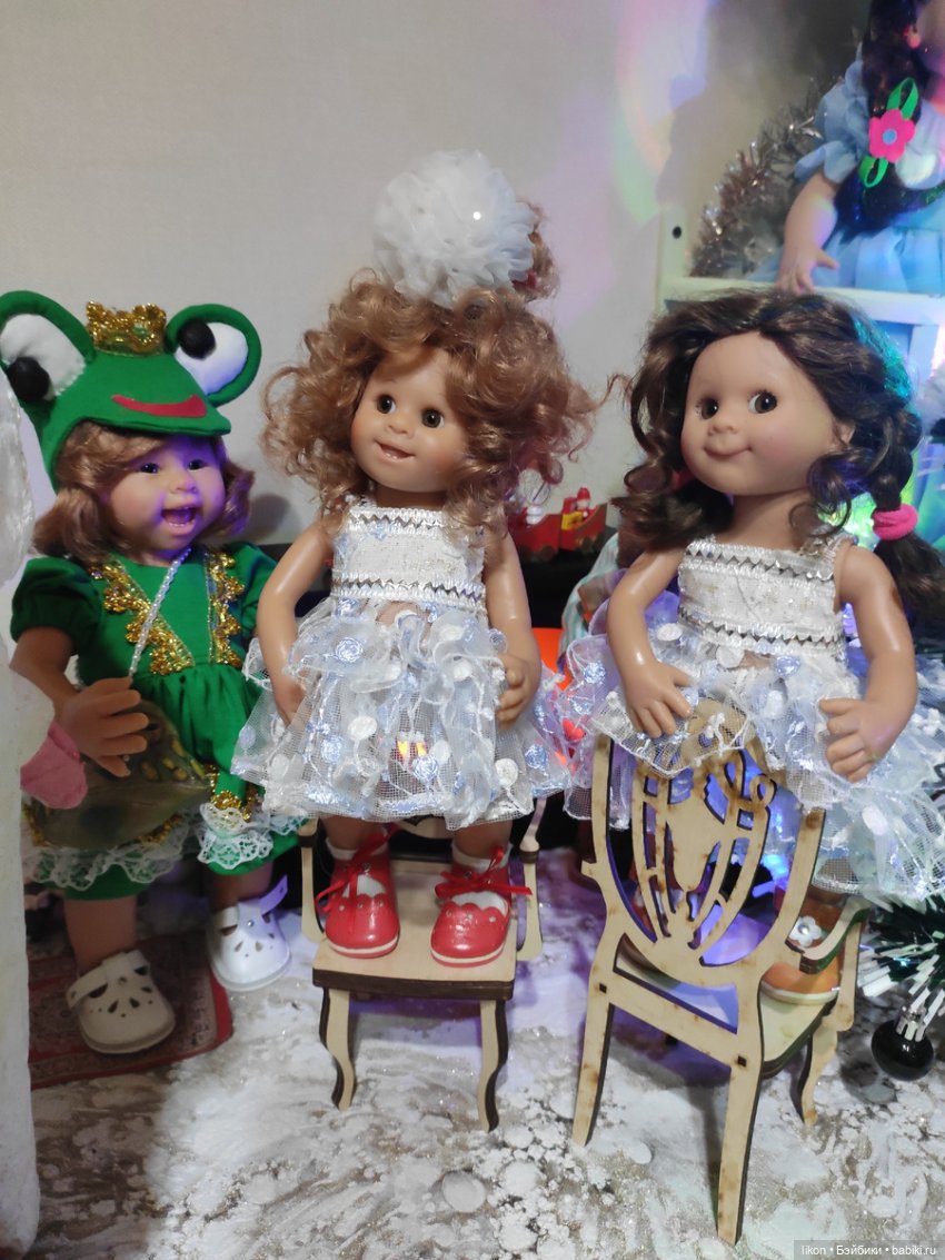 Новый год Еловой веткой снова в сказку манит нас. Скоро-скоро отсчитают стрелки свой волшебный час