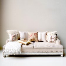 Весна: диван приглашает отдохнуть