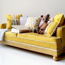 Диван, плед, подушки 1:6