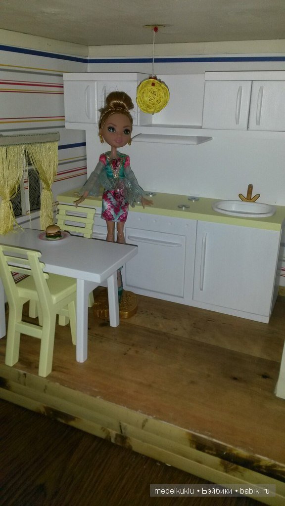 Деревянная мебель для кукол Барби