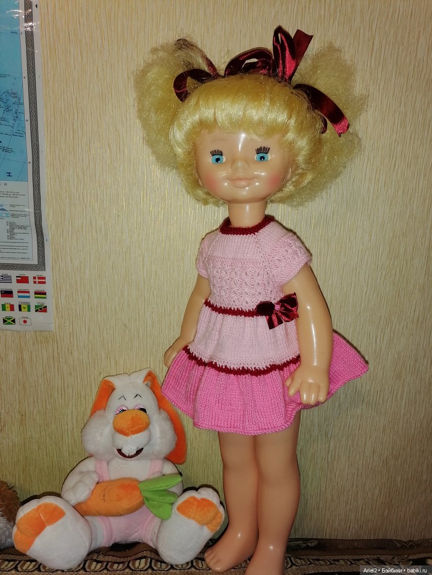 Одна из моих "любимок". Приехала, в принципе, в приличном состоянии. Только очень грязная была, губы лаком замазюканы и на голове колтун.