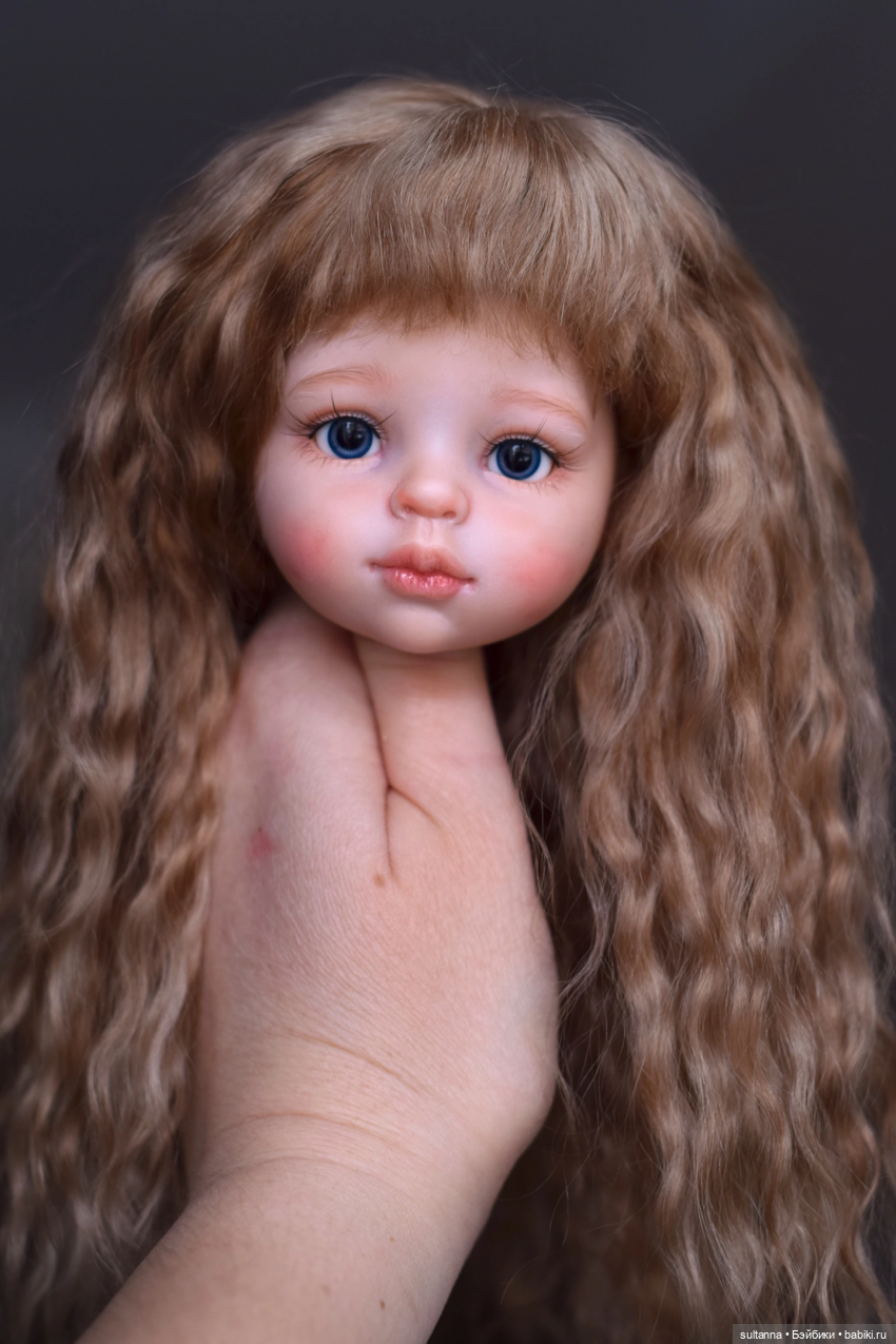 Паола Рейна с подвижными глазками