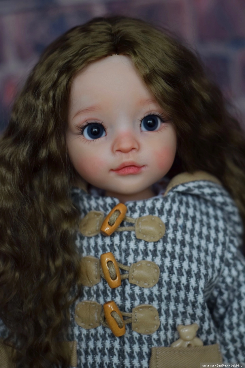 Паола Рейна с подвижными глазками