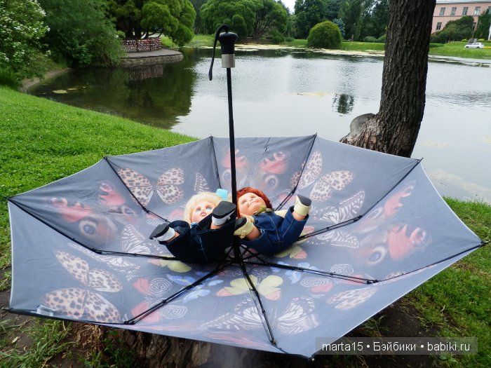 ВСЁ-ТАКИ ЛЕТО!!! Маленький летний фоторепортаж. Подружки Шерри и Синтия Galoob Baby Facе на прогулке (фото 5)