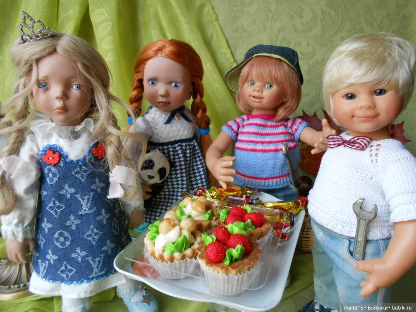 Сегодня праздник у девчат