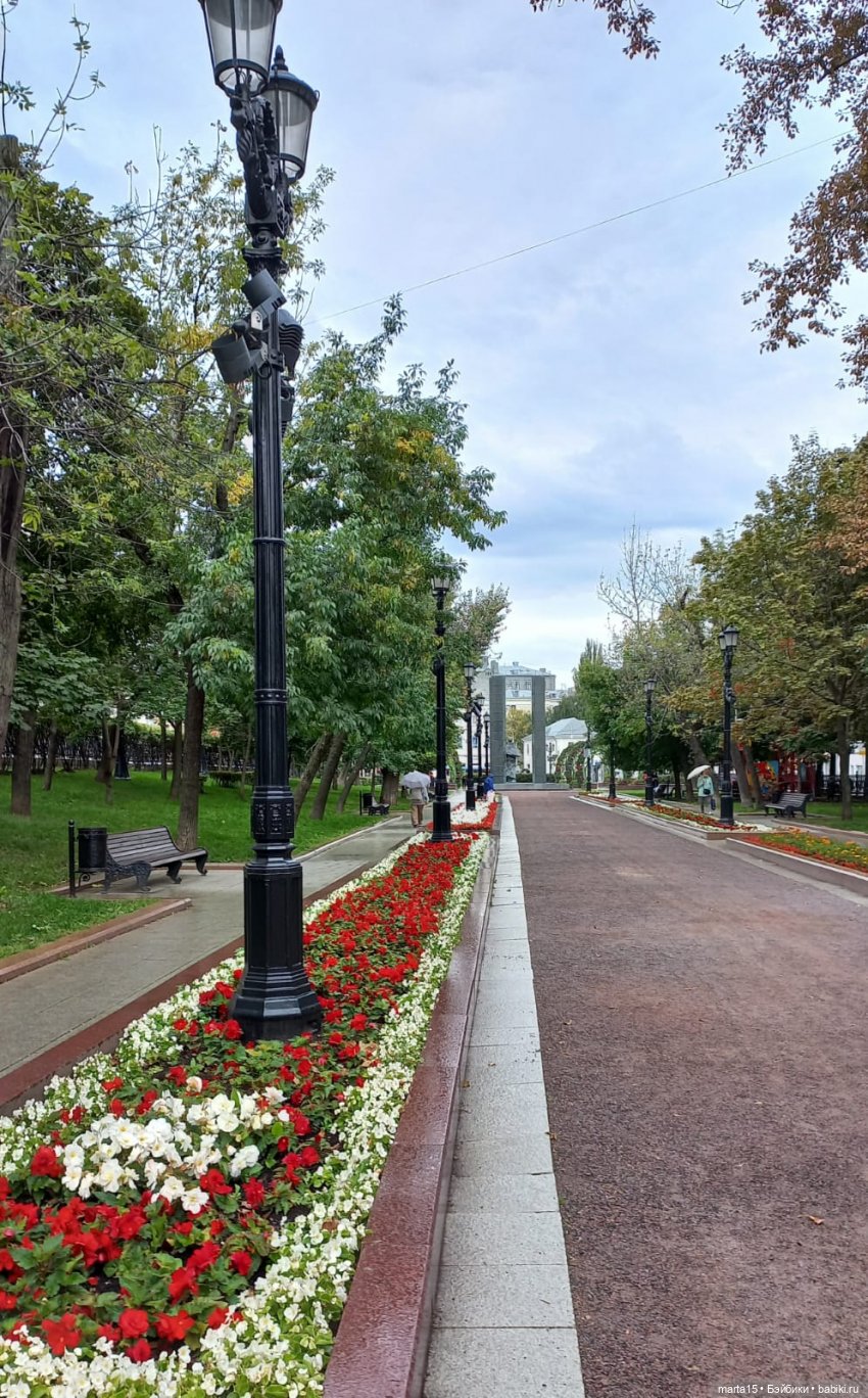 Сегодня праздник у девчат