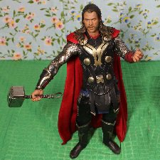 Thor "The Dark World" от Хот Тойс и наше первое знакомство