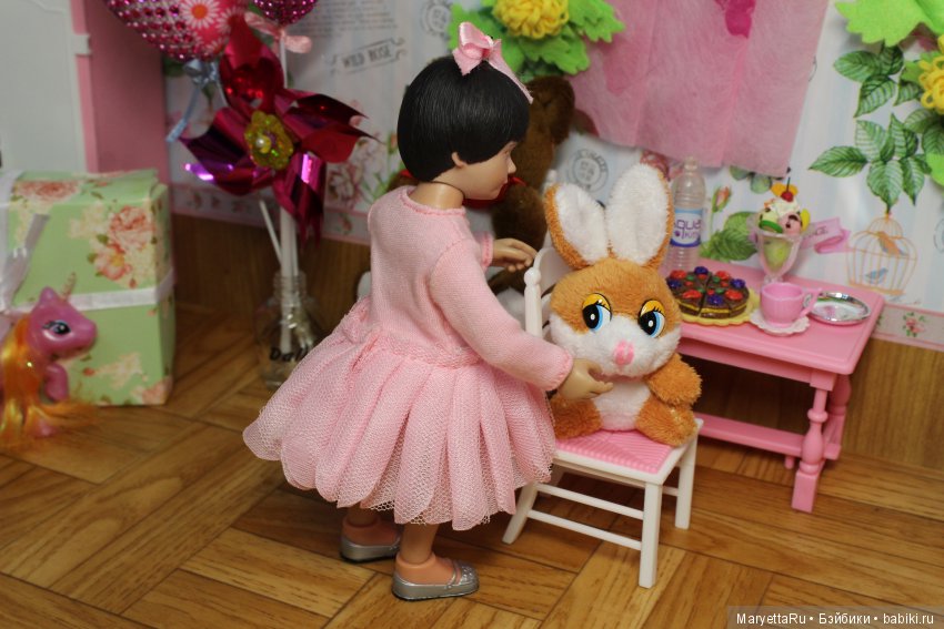 Какой подарок выберет 2-летняя дочка