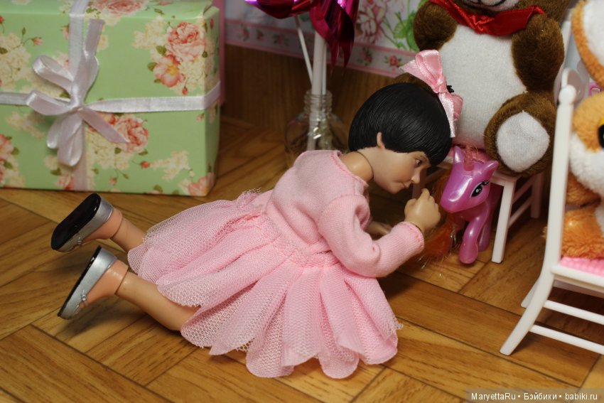 Какой подарок выберет 2-летняя дочка