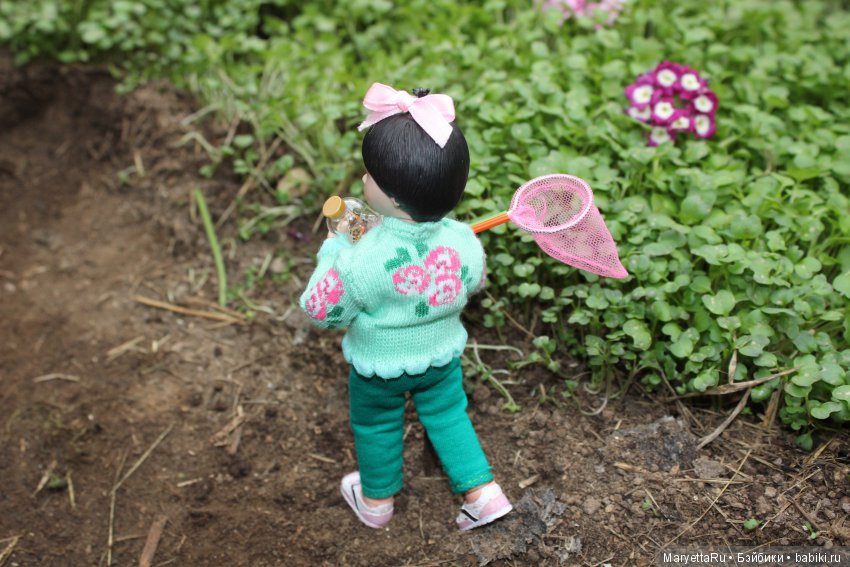 Мелоди и бабочка — Экшн