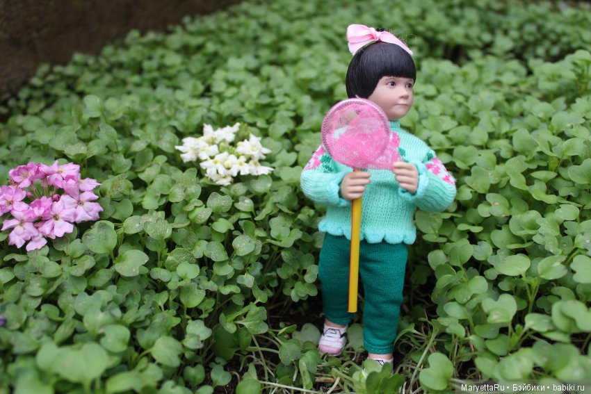 Мелоди и бабочка — Экшн