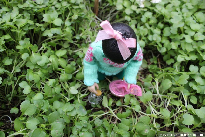 Мелоди и бабочка — Экшн