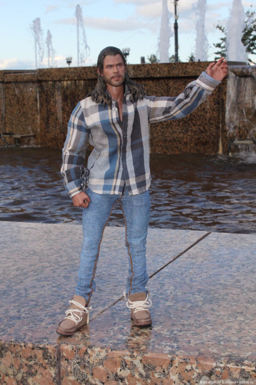 Теория четырёх радуг — Кукольные фотоистории и сериалы: комиксы