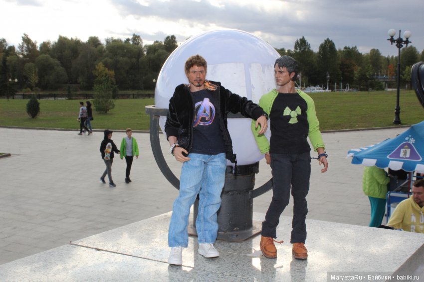 Теория четырёх радуг — Кукольные фотоистории и сериалы: комиксы