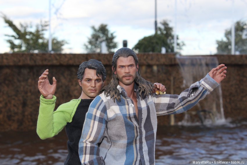 Теория четырёх радуг — Кукольные фотоистории и сериалы: комиксы