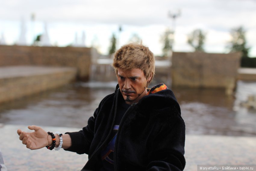 Теория четырёх радуг — Кукольные фотоистории и сериалы: комиксы