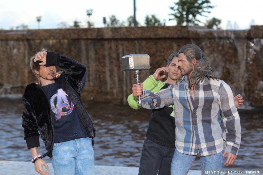 Теория четырёх радуг — Кукольные фотоистории и сериалы: комиксы