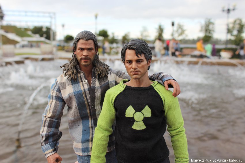 Теория четырёх радуг — Кукольные фотоистории и сериалы: комиксы