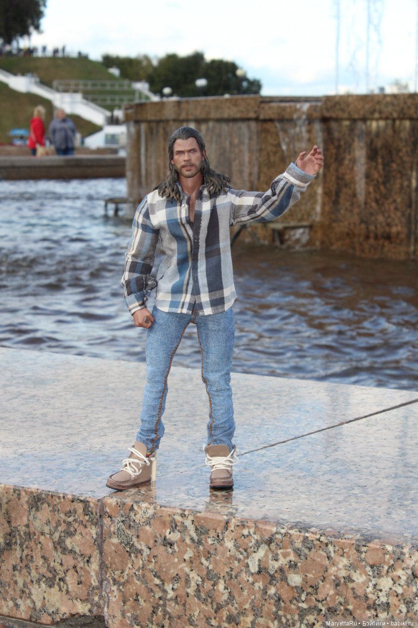 Теория четырёх радуг — Кукольные фотоистории и сериалы: комиксы