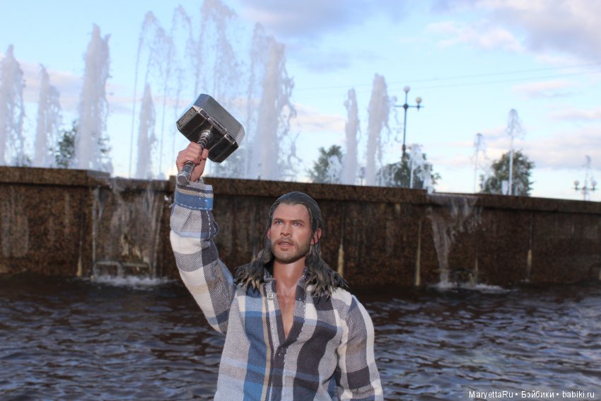 Теория четырёх радуг — Кукольные фотоистории и сериалы: комиксы