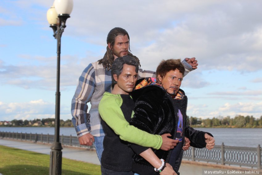 Теория четырёх радуг — Кукольные фотоистории и сериалы: комиксы