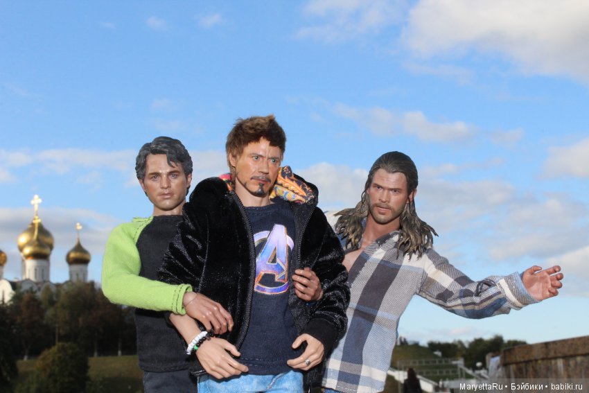 Теория четырёх радуг — Кукольные фотоистории и сериалы: комиксы