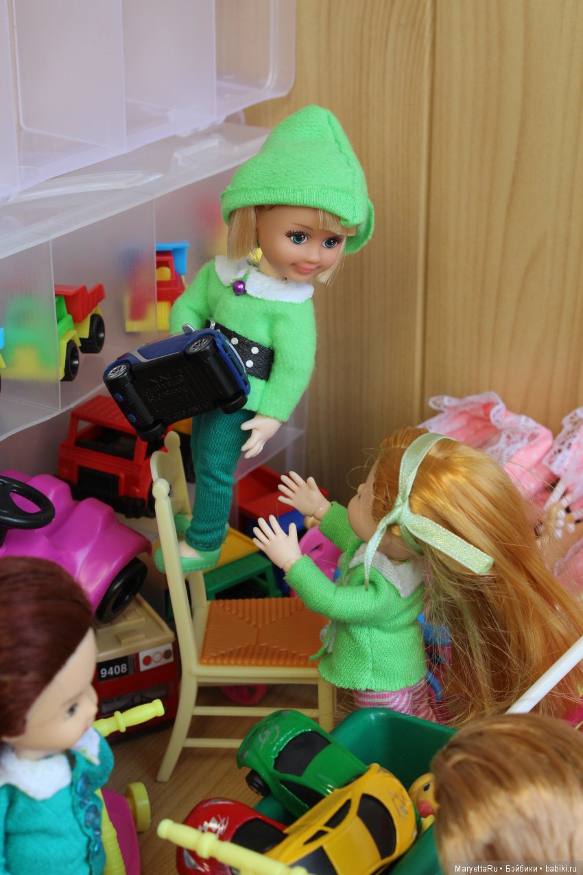 Дед Мороз и эльфы. Колёсный цех