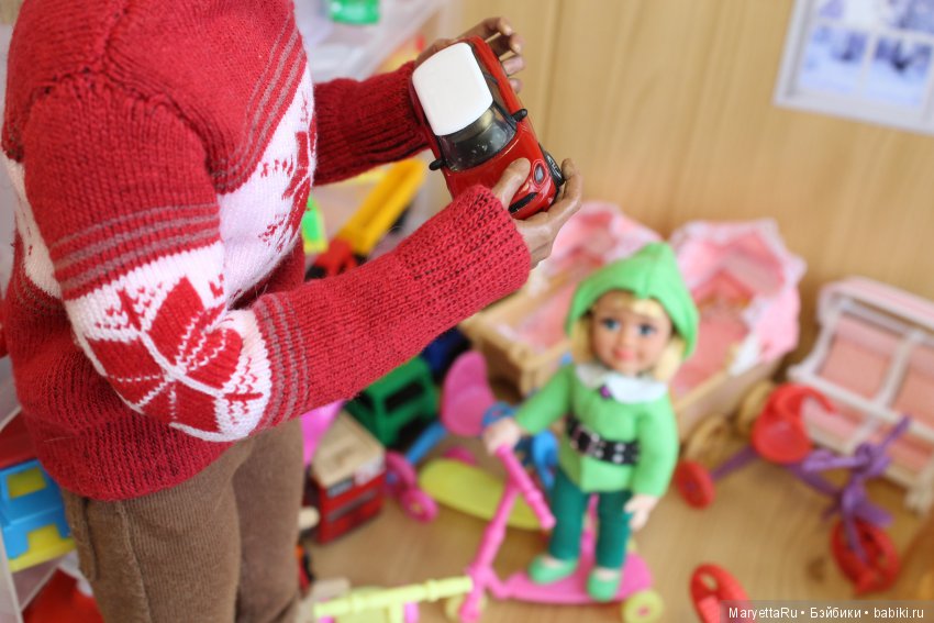 Дед Мороз и эльфы. Колёсный цех