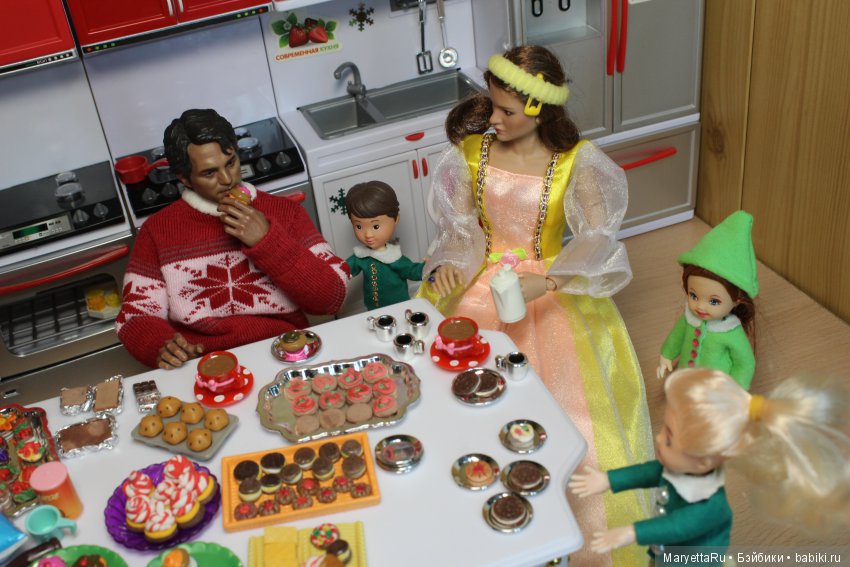 Дед Мороз и эльфы. Кондитерский цех