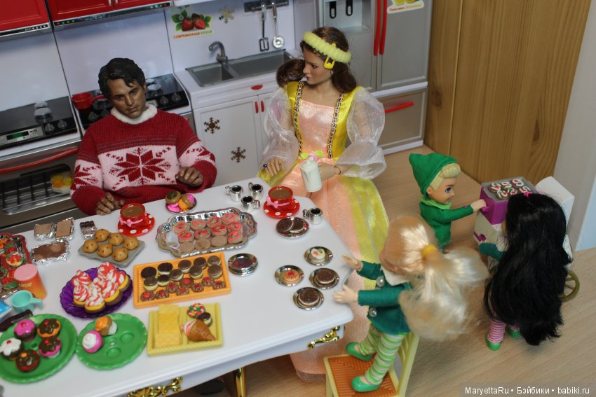 Дед Мороз и эльфы. Кондитерский цех
