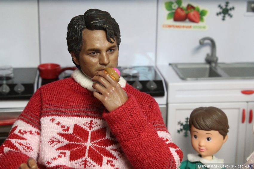 Дед Мороз и эльфы. Кондитерский цех