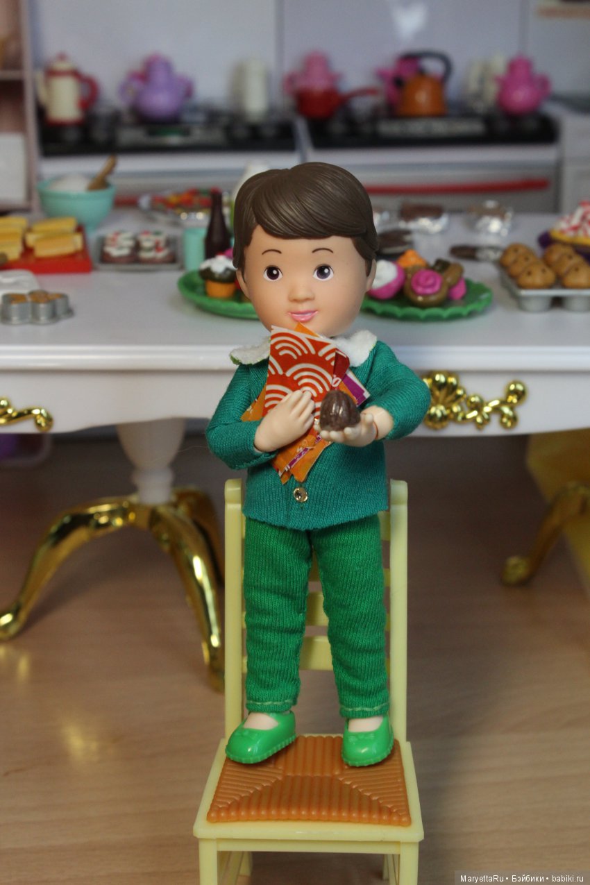 Дед Мороз и эльфы. Кондитерский цех