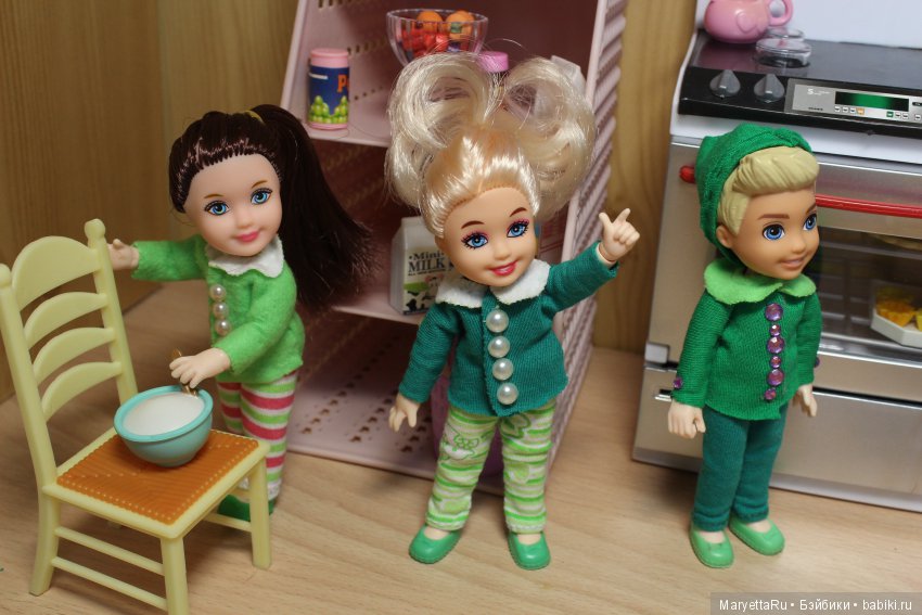 Дед Мороз и эльфы. Кондитерский цех