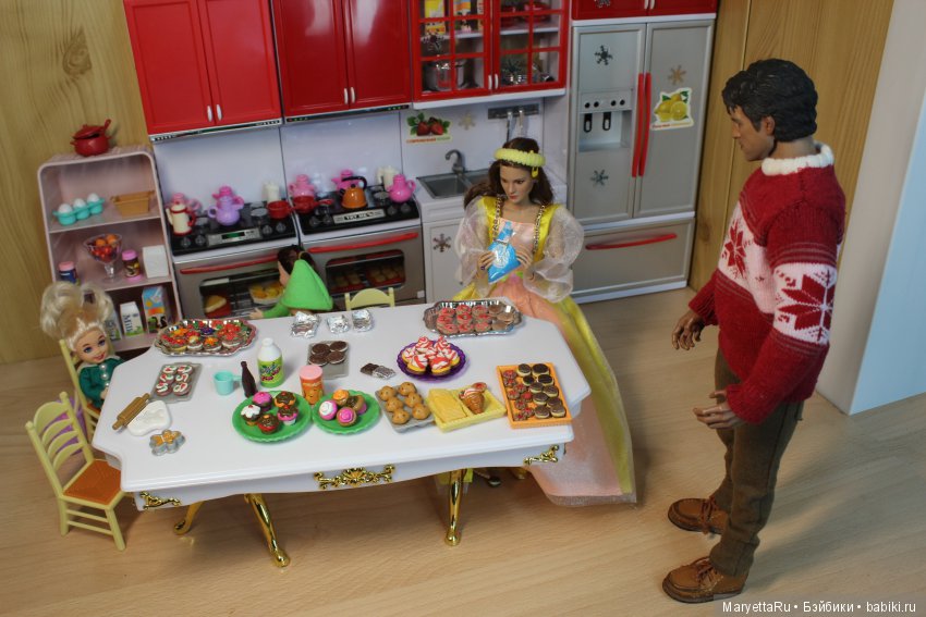 Дед Мороз и эльфы. Кондитерский цех (фото 2)