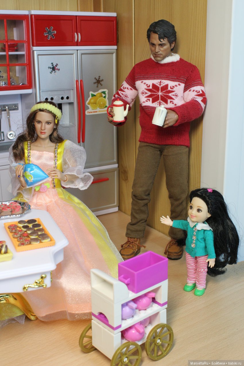 Дед Мороз и эльфы. Кондитерский цех