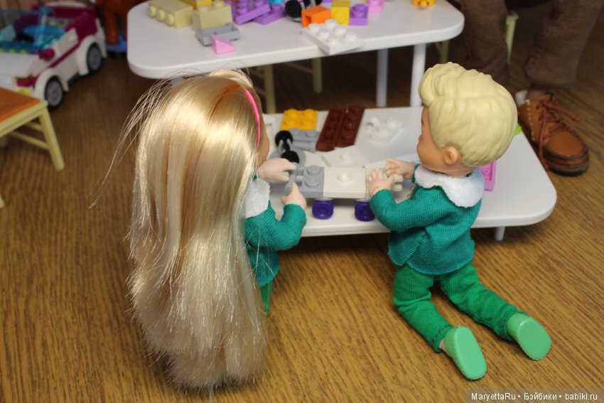 Дед Мороз и эльфы. Конструкторный цех