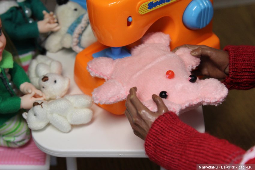 Дед Мороз и эльфы. Плюшевый цех