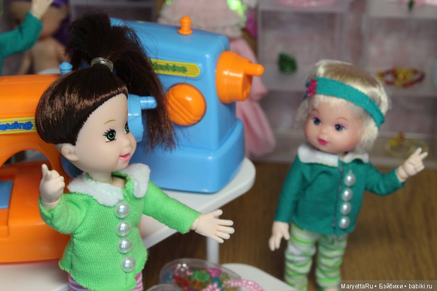 Дед Мороз и эльфы. Швейный цех (фото 10)