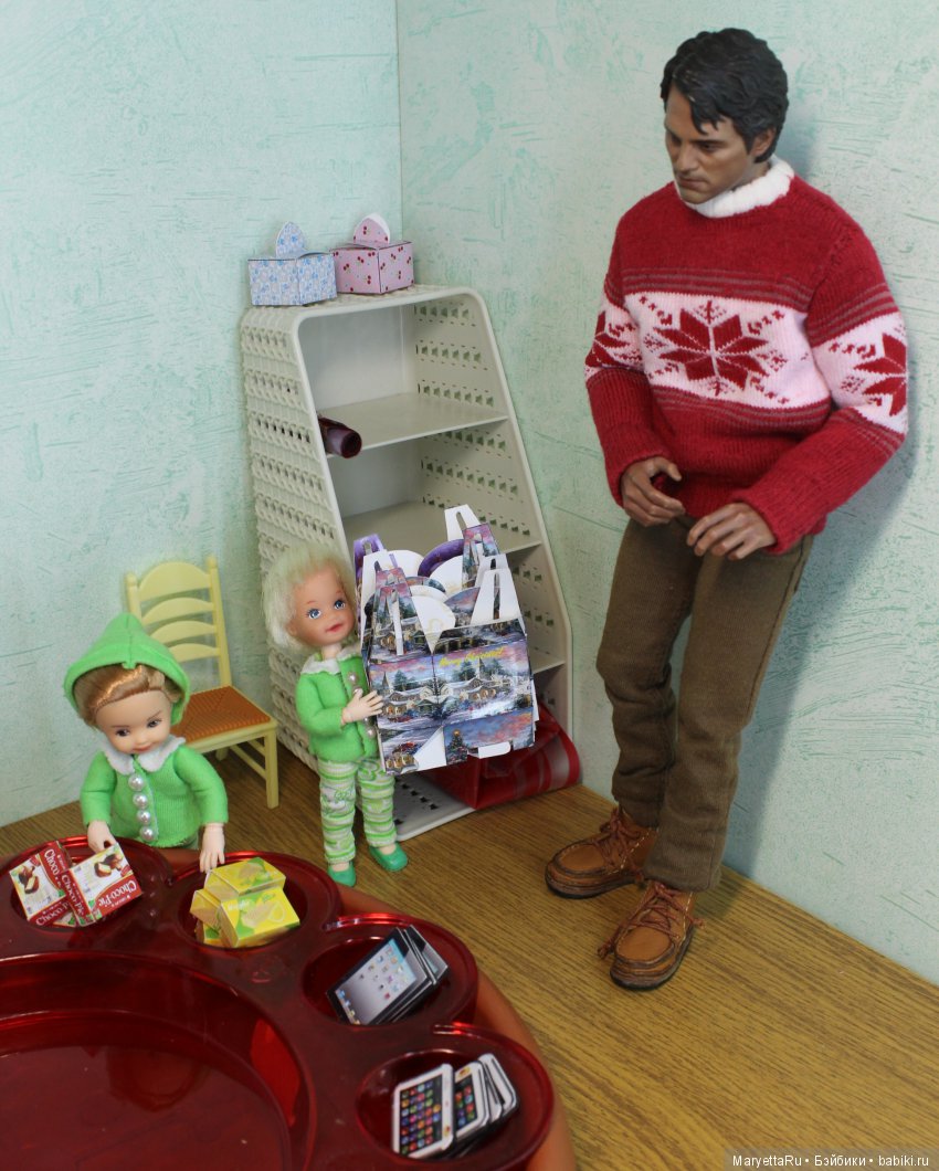 Дед Мороз и эльфы. Упаковочный цех