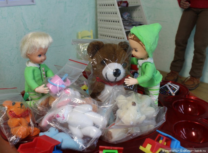 Дед Мороз и эльфы. Упаковочный цех