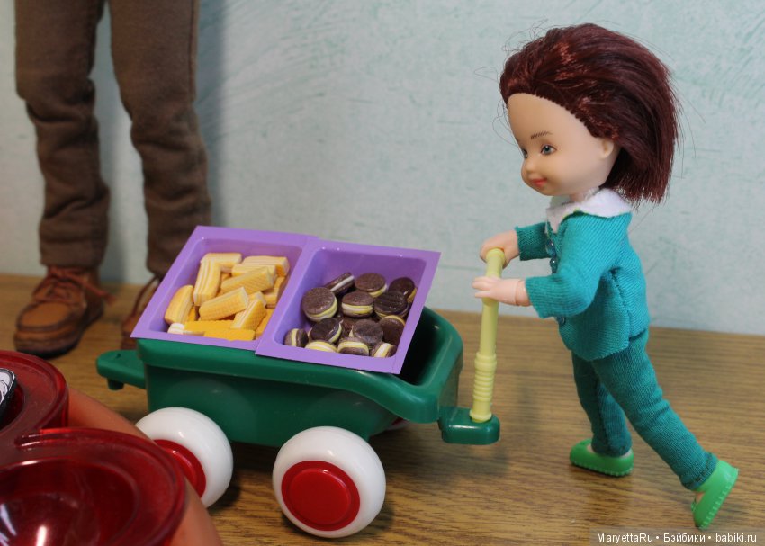 Дед Мороз и эльфы. Упаковочный цех