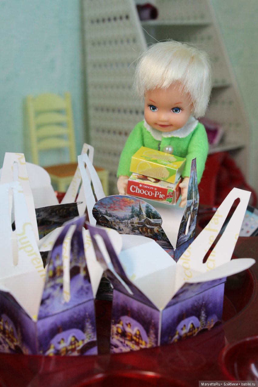 Дед Мороз и эльфы. Упаковочный цех