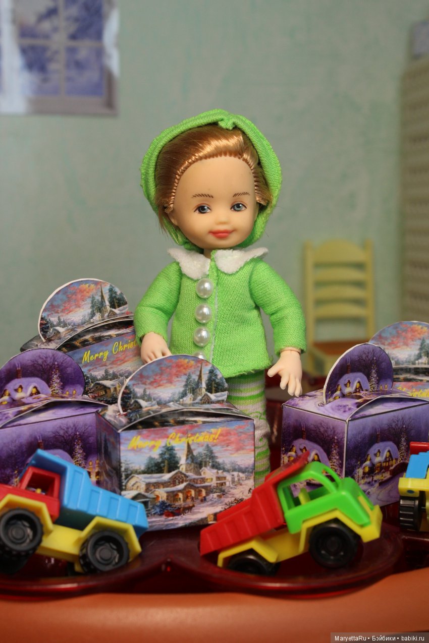 Дед Мороз и эльфы. Упаковочный цех