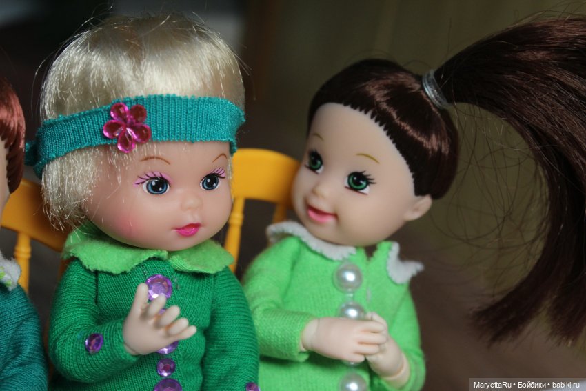 Дед Мороз и "Э.Л.Ь.Ф.ы". Швейный цех удивляет его