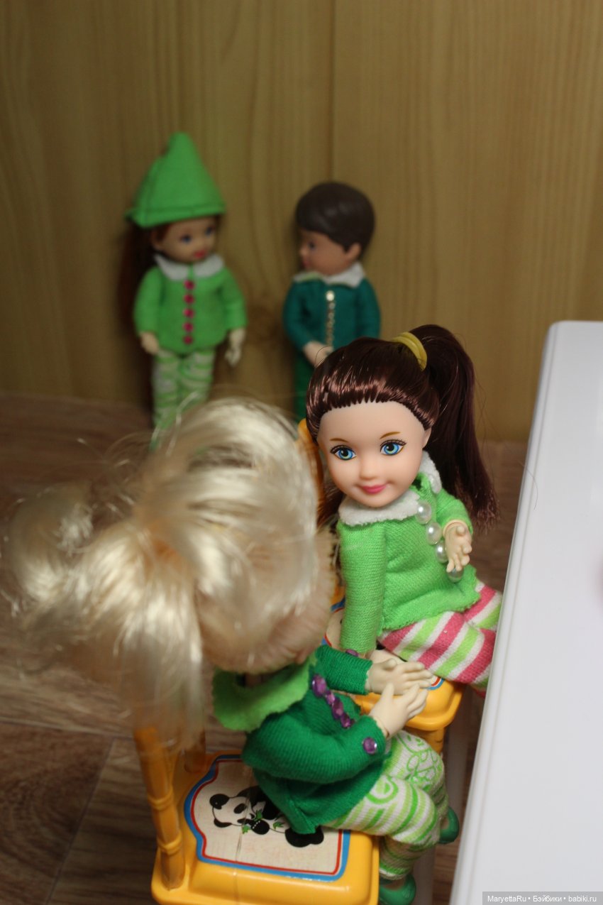 Дед Мороз и "Э.Л.Ь.Ф.ы". Кондитерский цех в мечтах от него